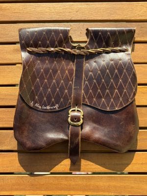 Srednjeveška torbica 14.–15. stol. z okrasom